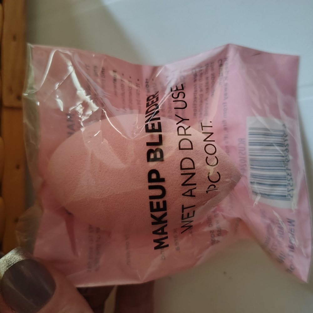 Pink Wet & Dry Beauty Blender NIP